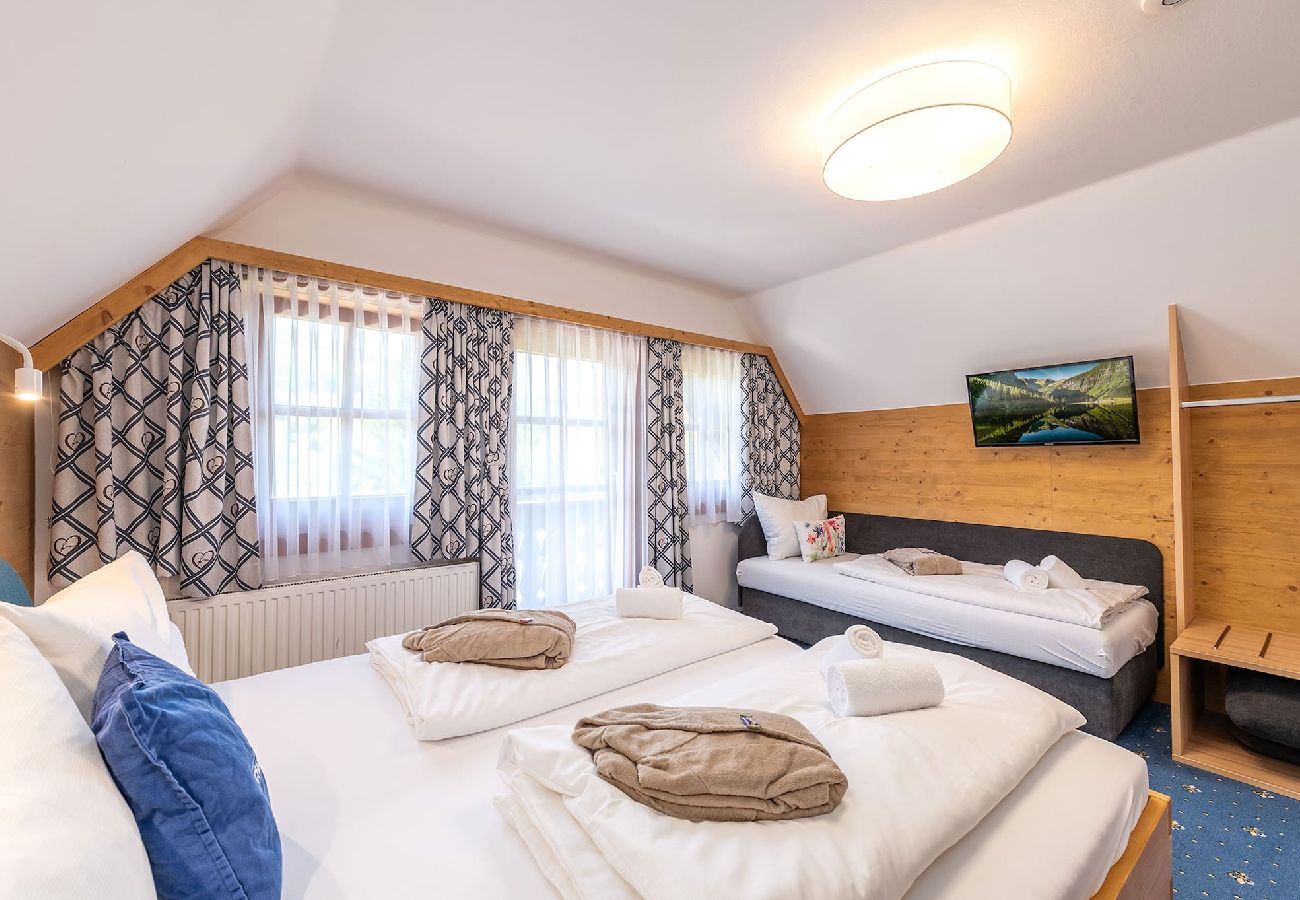 Chalet in Aich-Assach - Chalet am See