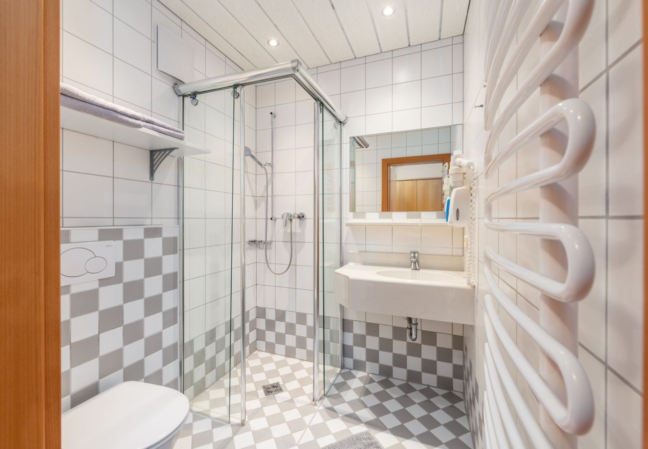 Rent by room in Mitterberg-Sankt Martin - Reisslerhof - Zimmer 07 (DZ)