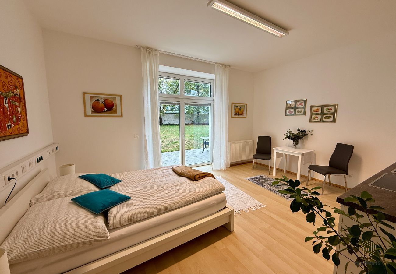 Apartment in Schwechat - Garden Stay Vienna Airport - Giardino