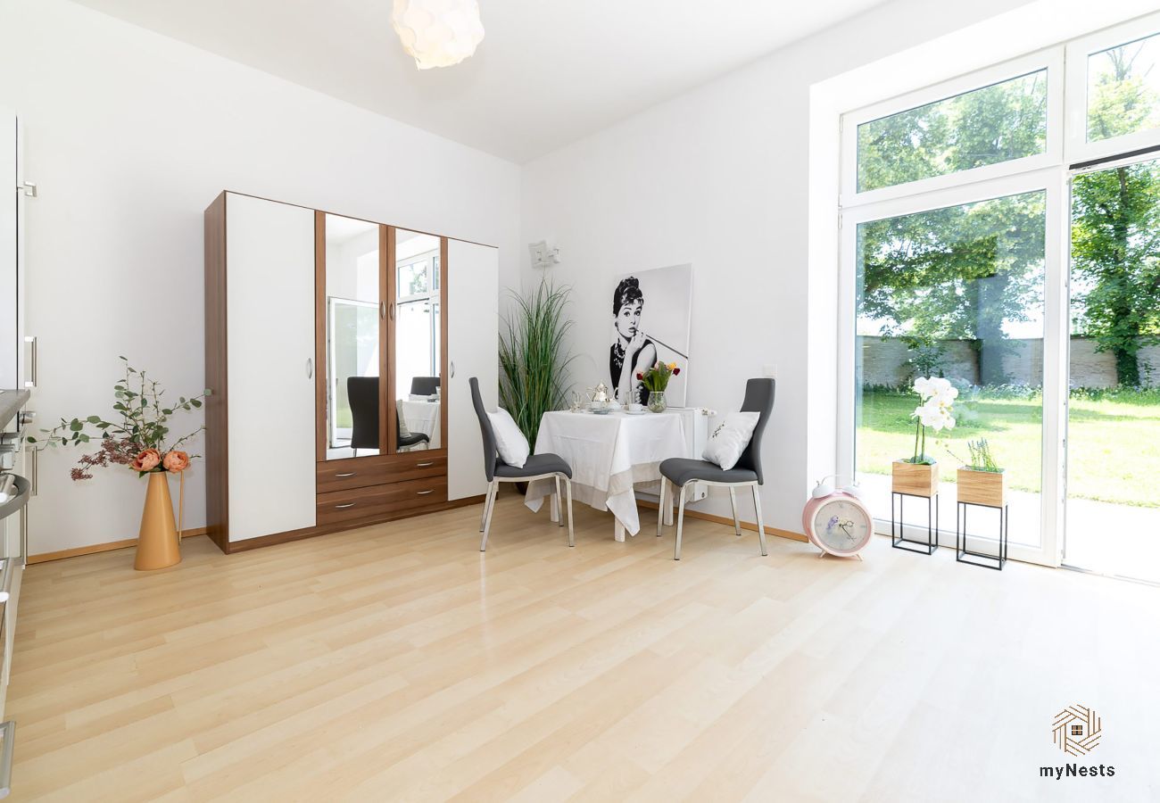 Apartment in Schwechat - Garden Stay Vienna Airport - Bellavista