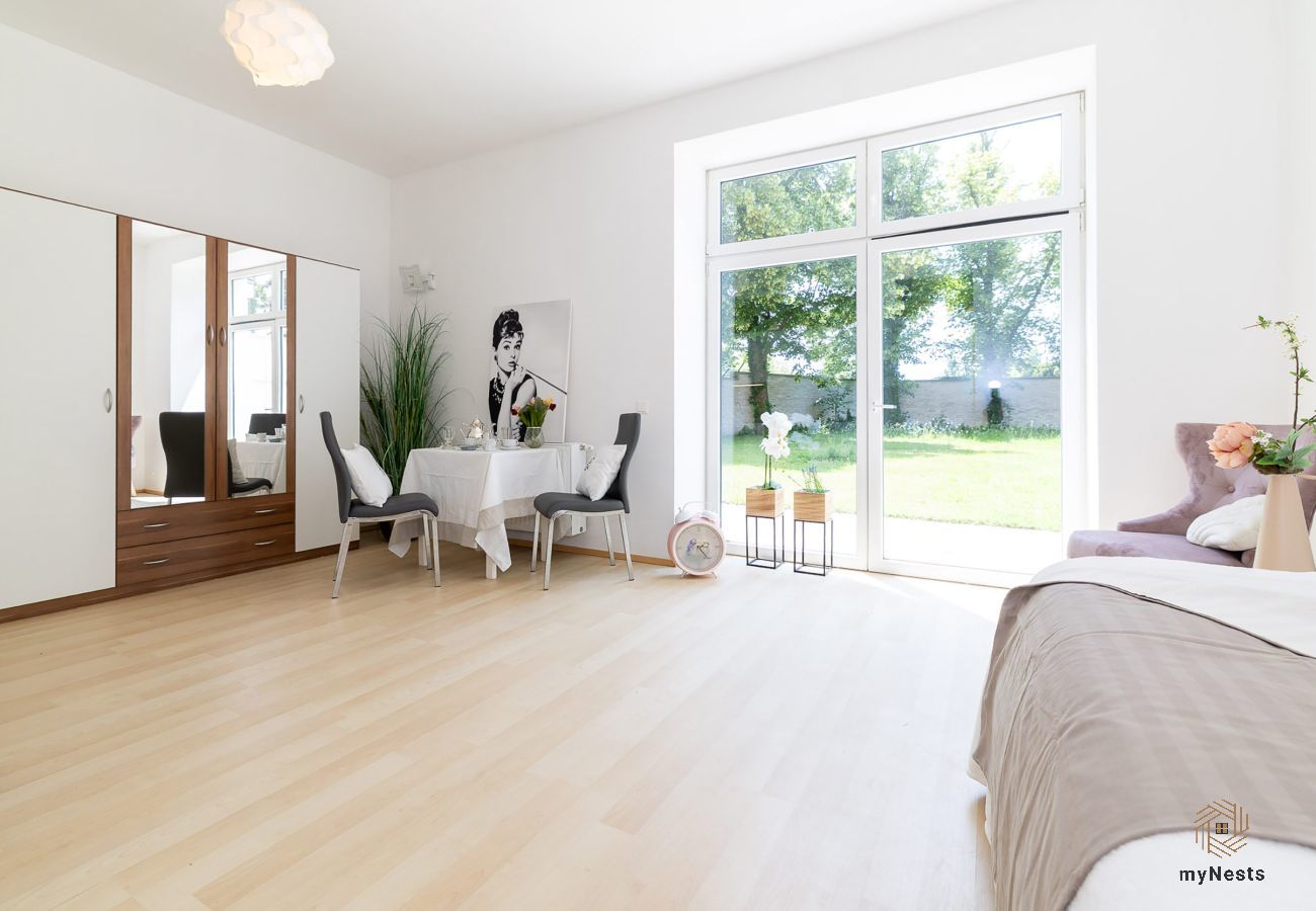 Apartment in Schwechat - Garden Stay Vienna Airport - Bellavista