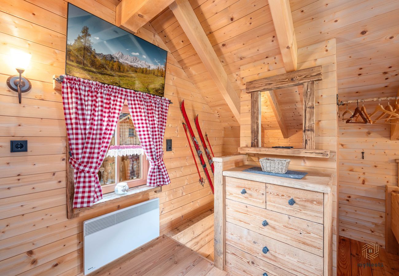 Cabin in Haus im Ennstal - Herzstück - Troadkasten am Hauser Kaibling