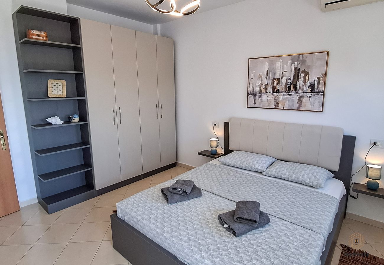 Apartment in Durres - Top Floor Durrës – Sea & Harbor View
