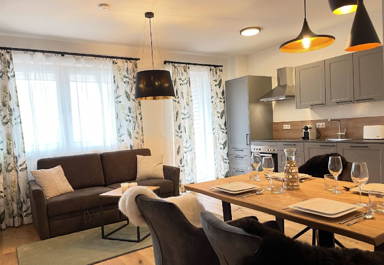 Ferienwohnung in Gröbming - Local View Apartment