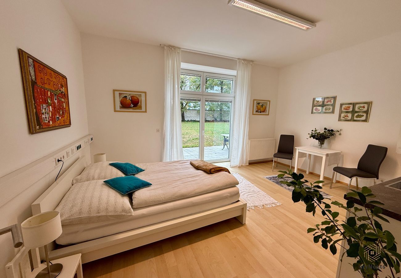 Ferienwohnung in Schwechat - Garden Stay Vienna Airport - Giardino