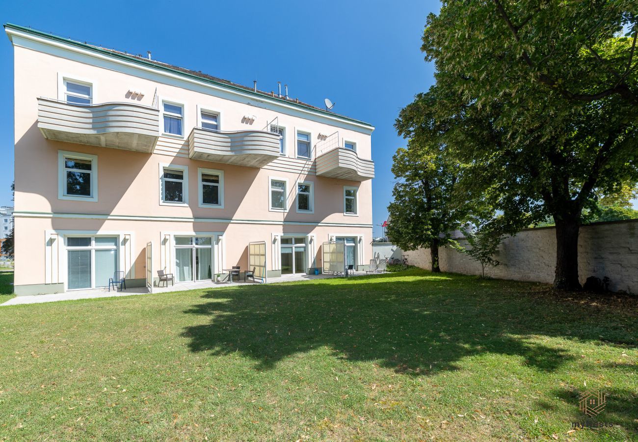Ferienwohnung in Schwechat - Garden Stay Vienna Airport - Giardino