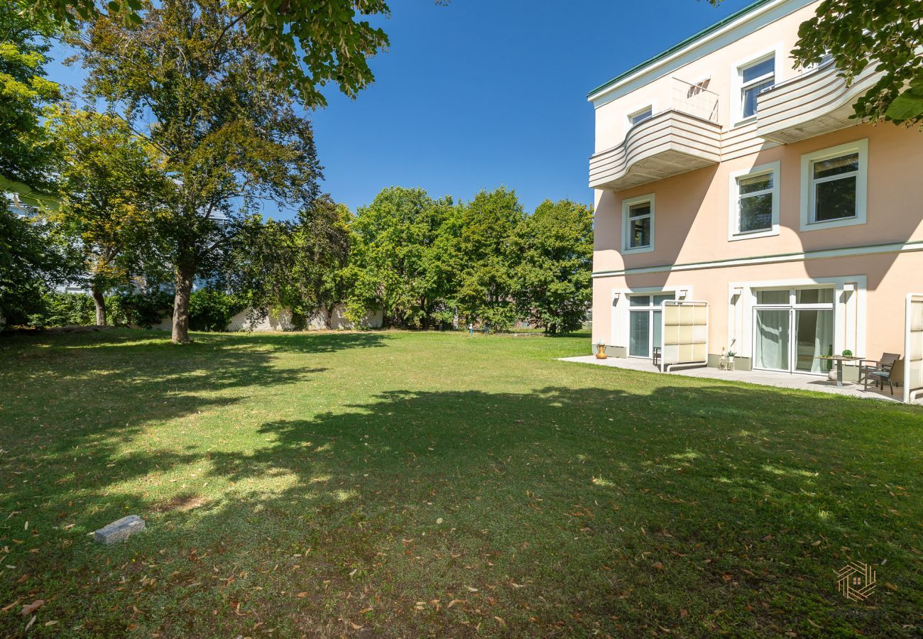Ferienwohnung in Schwechat - Garden Stay Vienna Airport - Bellavista