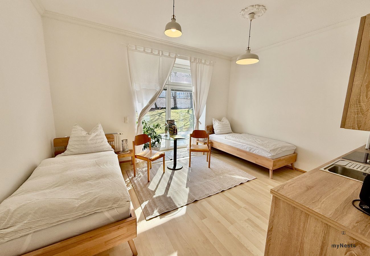 Ferienwohnung in Schwechat - Garden Stay Vienna Airport - Fiorella