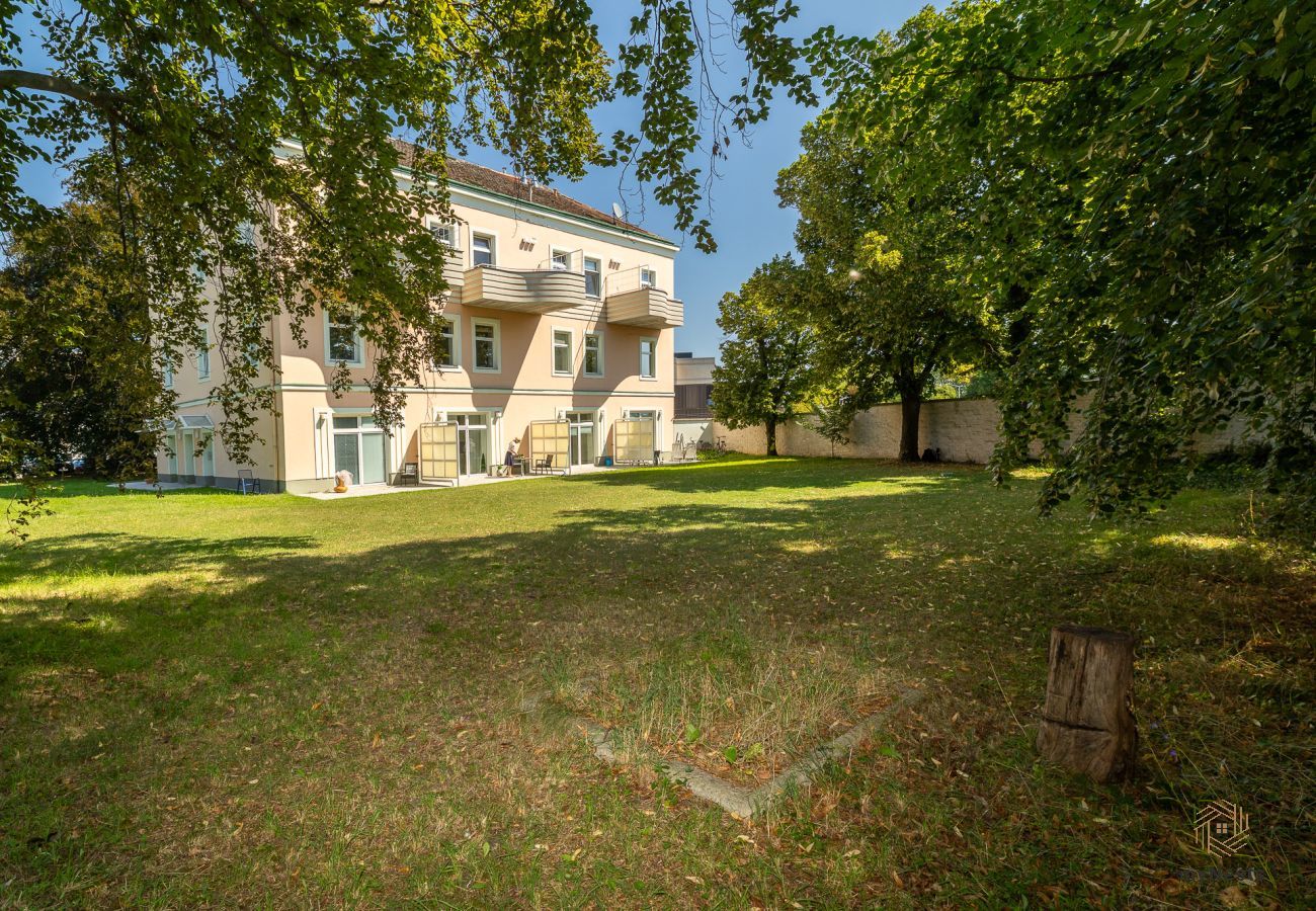 Ferienwohnung in Schwechat - Garden Stay Vienna Airport - Fiorella