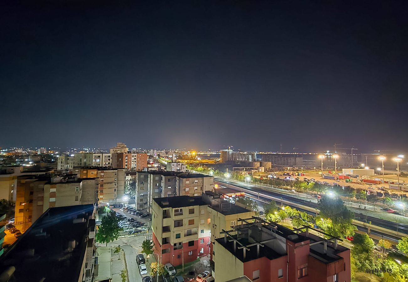 Ferienwohnung in Durres - Top Floor Durrës – Sea & Harbor View