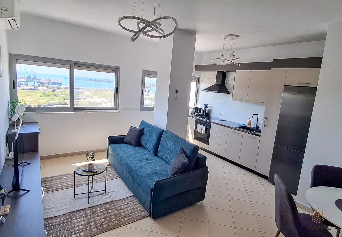 Ferienwohnung in Durres - Top Floor Durrës – Sea & Harbor View