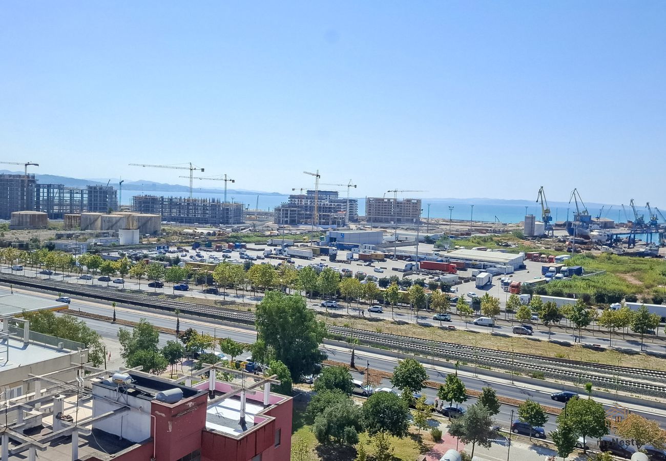 Ferienwohnung in Durres - Top Floor Durrës – Sea & Harbor View