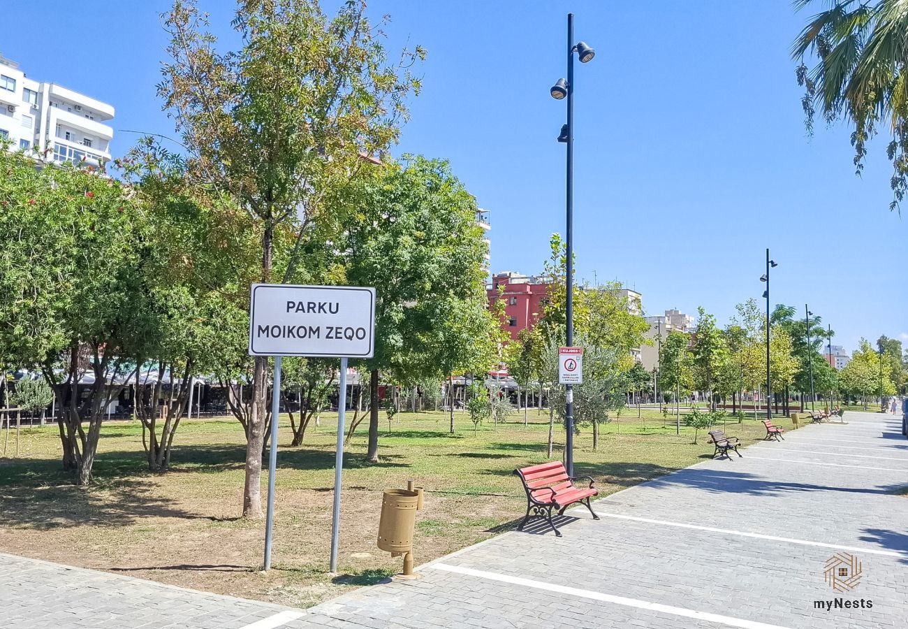 Ferienwohnung in Durres - Top Floor Durrës – Sea & Harbor View