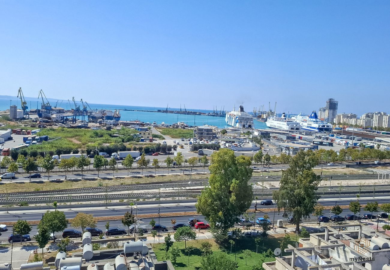 Ferienwohnung in Durres - Top Floor Durrës – Sea & Harbor View