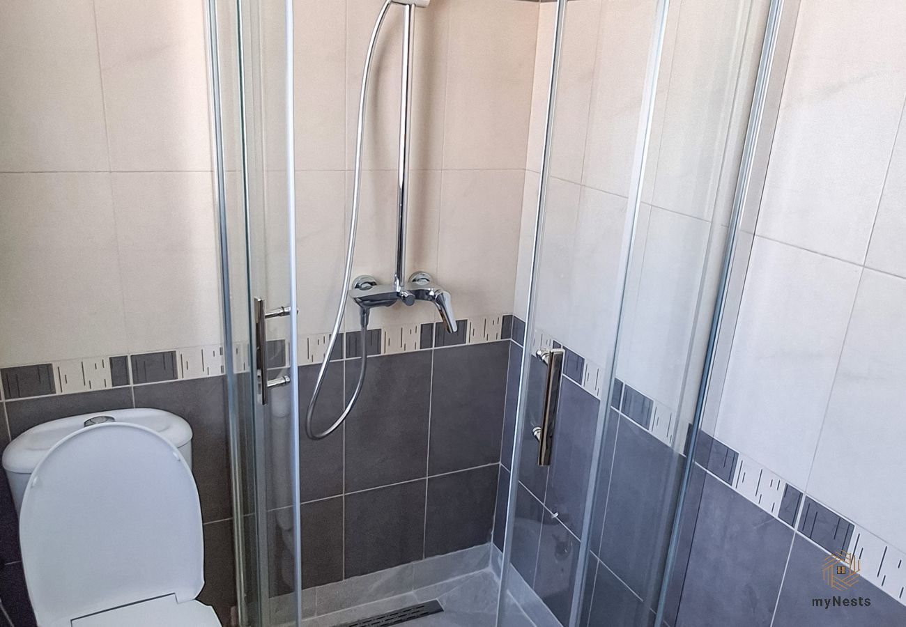 Ferienwohnung in Durres - Top Floor Durrës – Sea & Harbor View