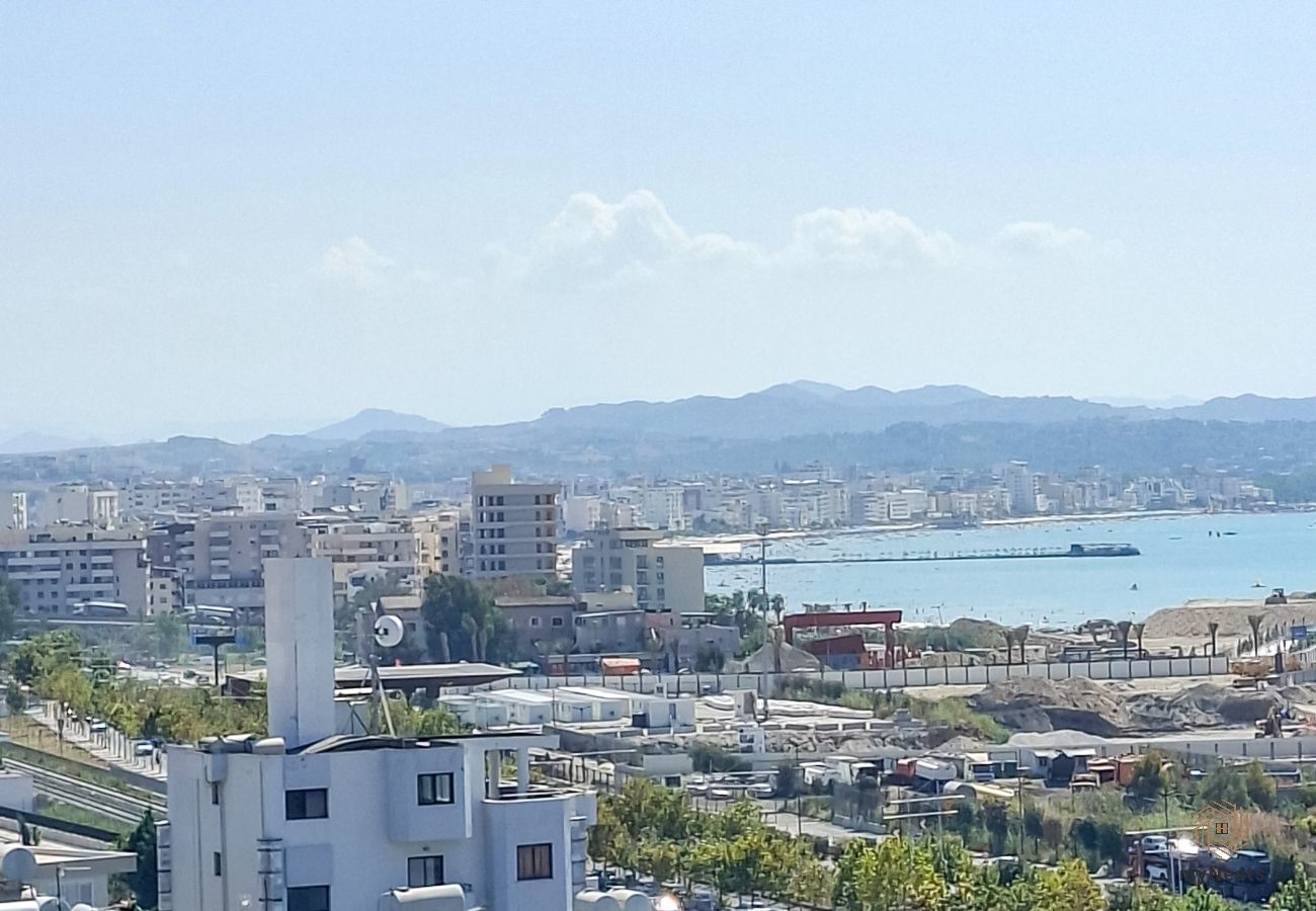 Ferienwohnung in Durres - Top Floor Durrës – Sea & Harbor View