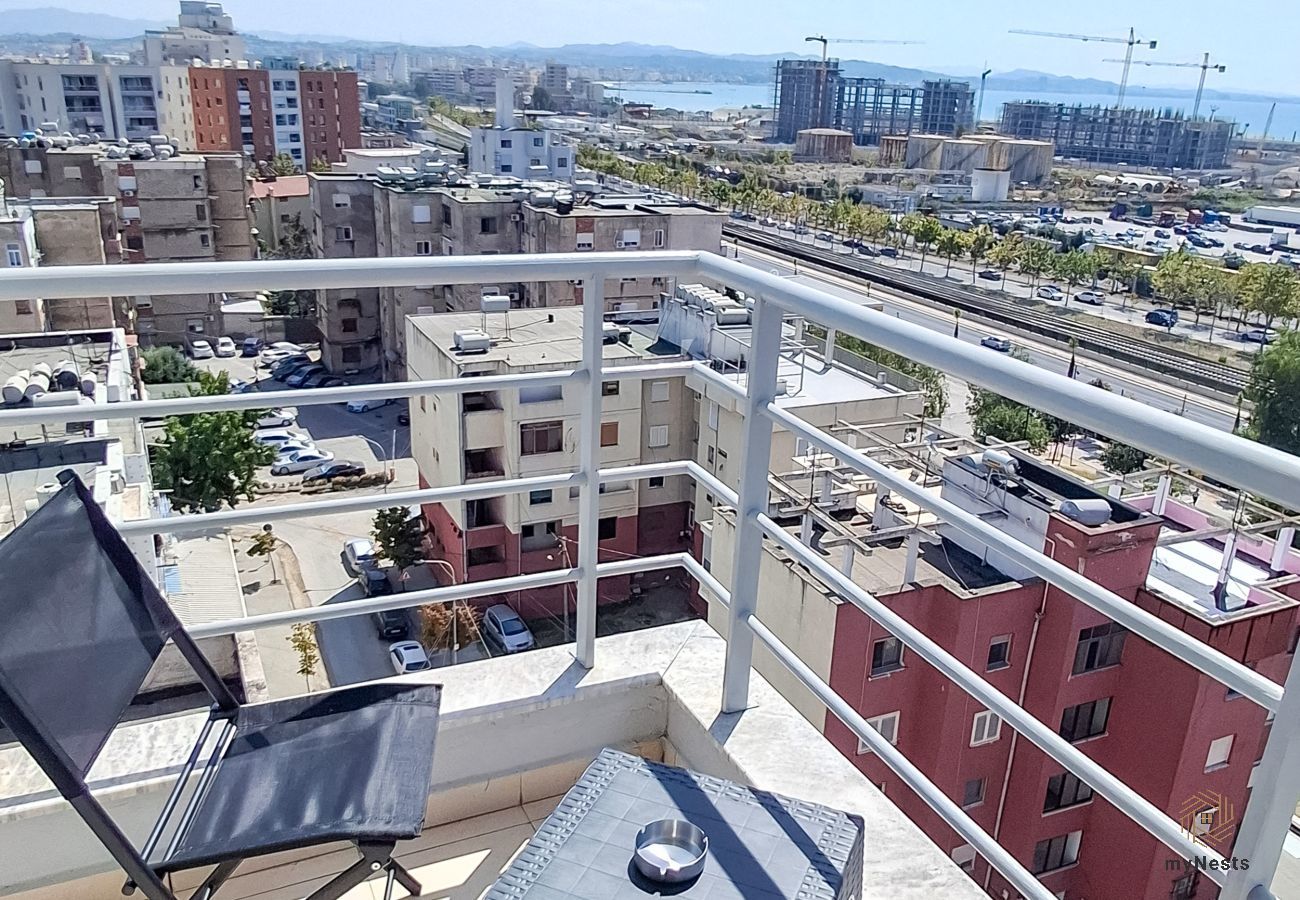 Ferienwohnung in Durres - Top Floor Durrës – Sea & Harbor View